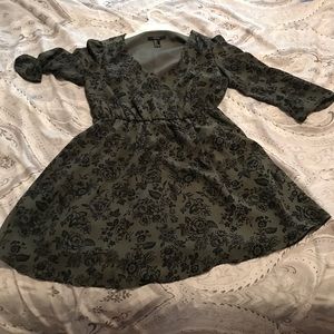 Woman’s dress worn only once!
